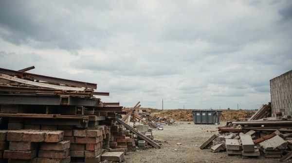 Top astuces pour réduire vos coûts avec le déstockage chantier